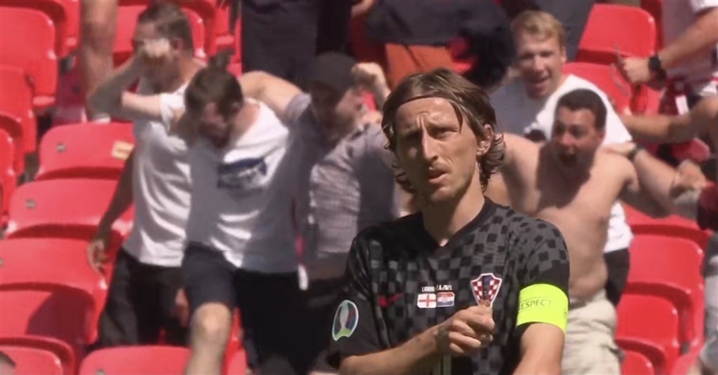 拉近战队与 拉近战队与